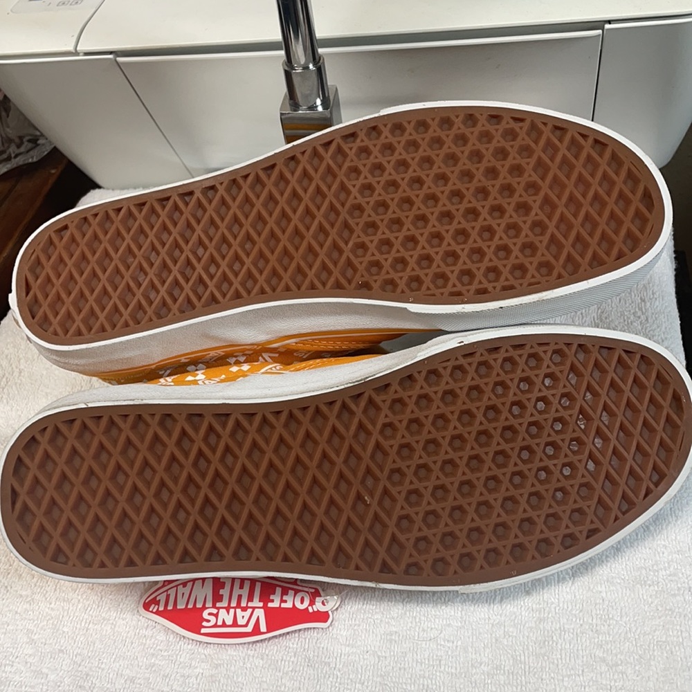 Vans Classic Slip On Logo Repeat - Picture 5 of 6